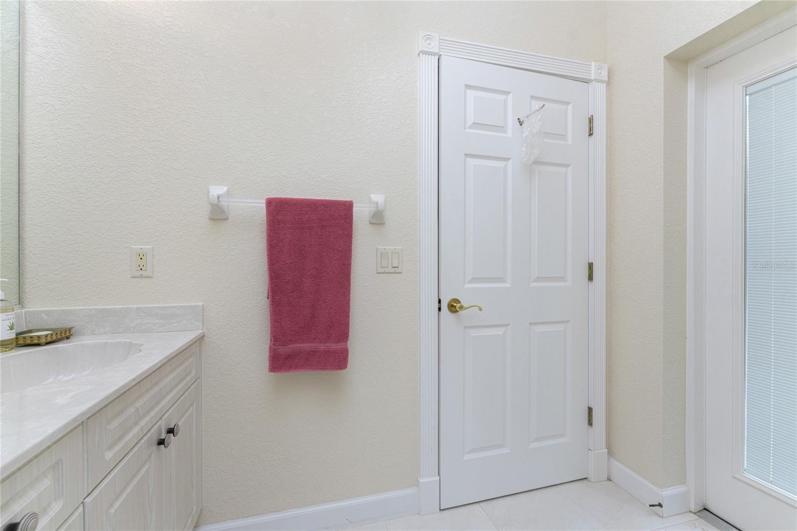 KINGS CROSSING - Residential