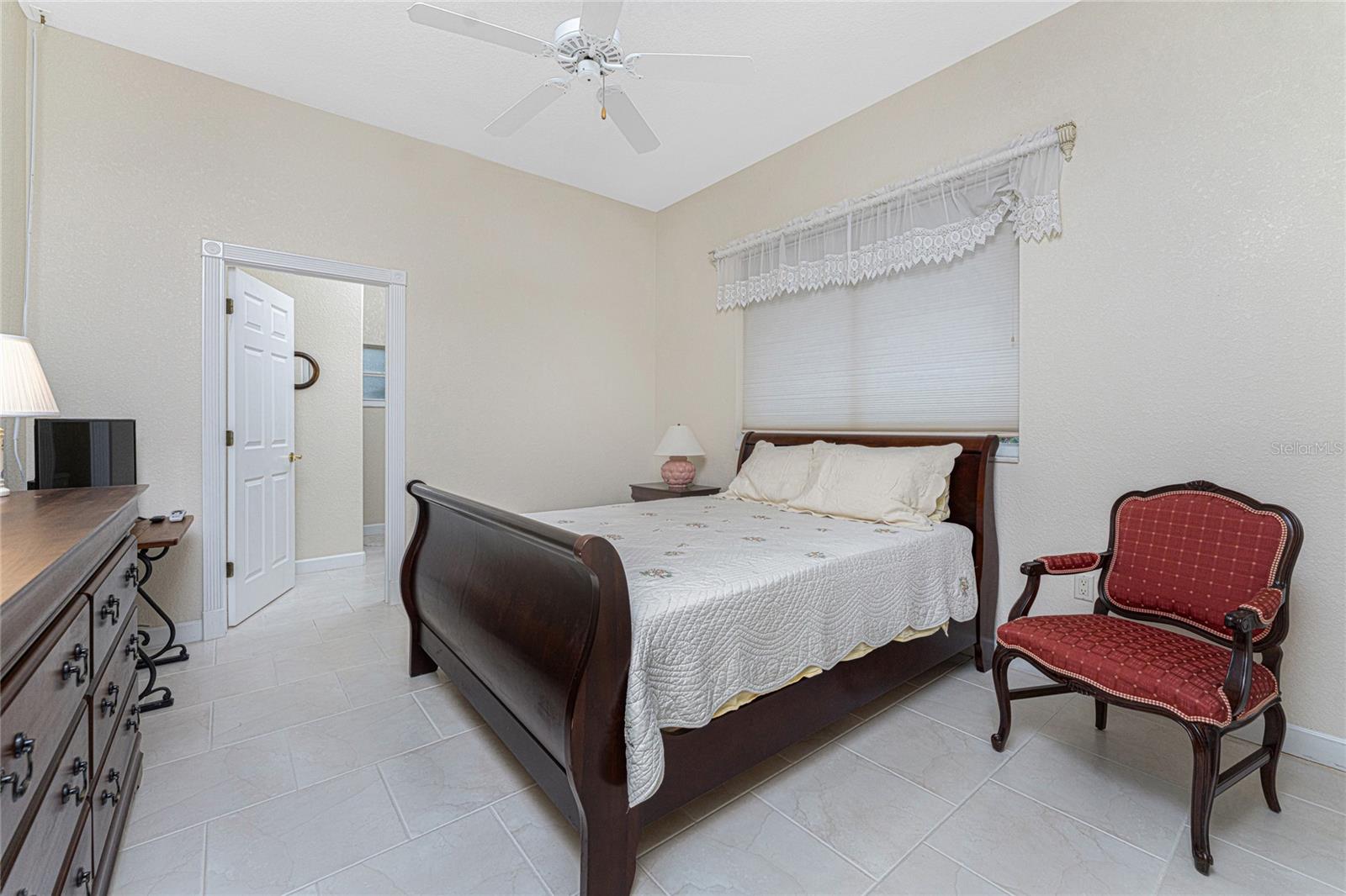 KINGS CROSSING - Residential