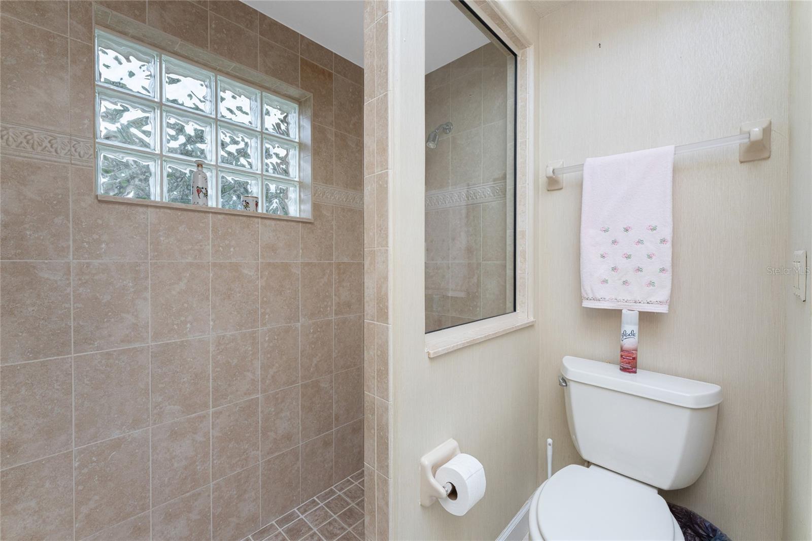 KINGS CROSSING - Residential