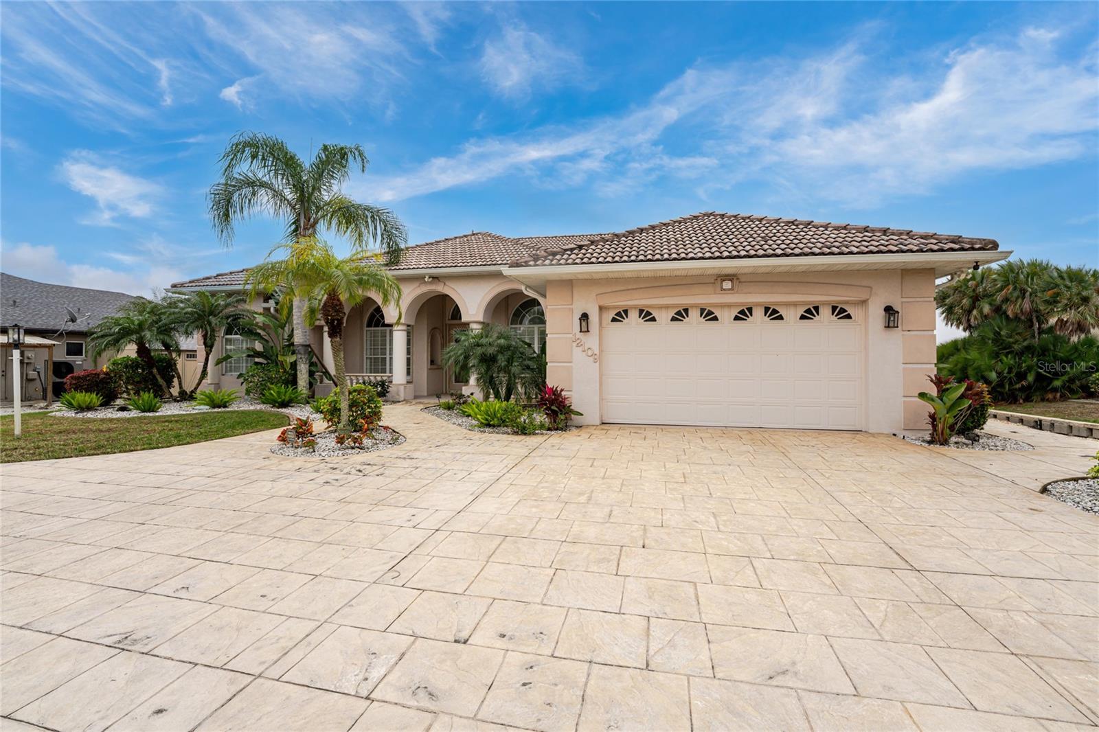 KINGS CROSSING - Residential