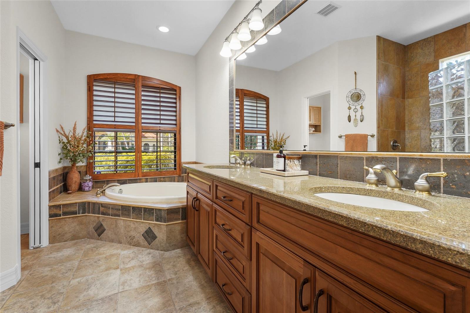 HAMMOCKS - Residential