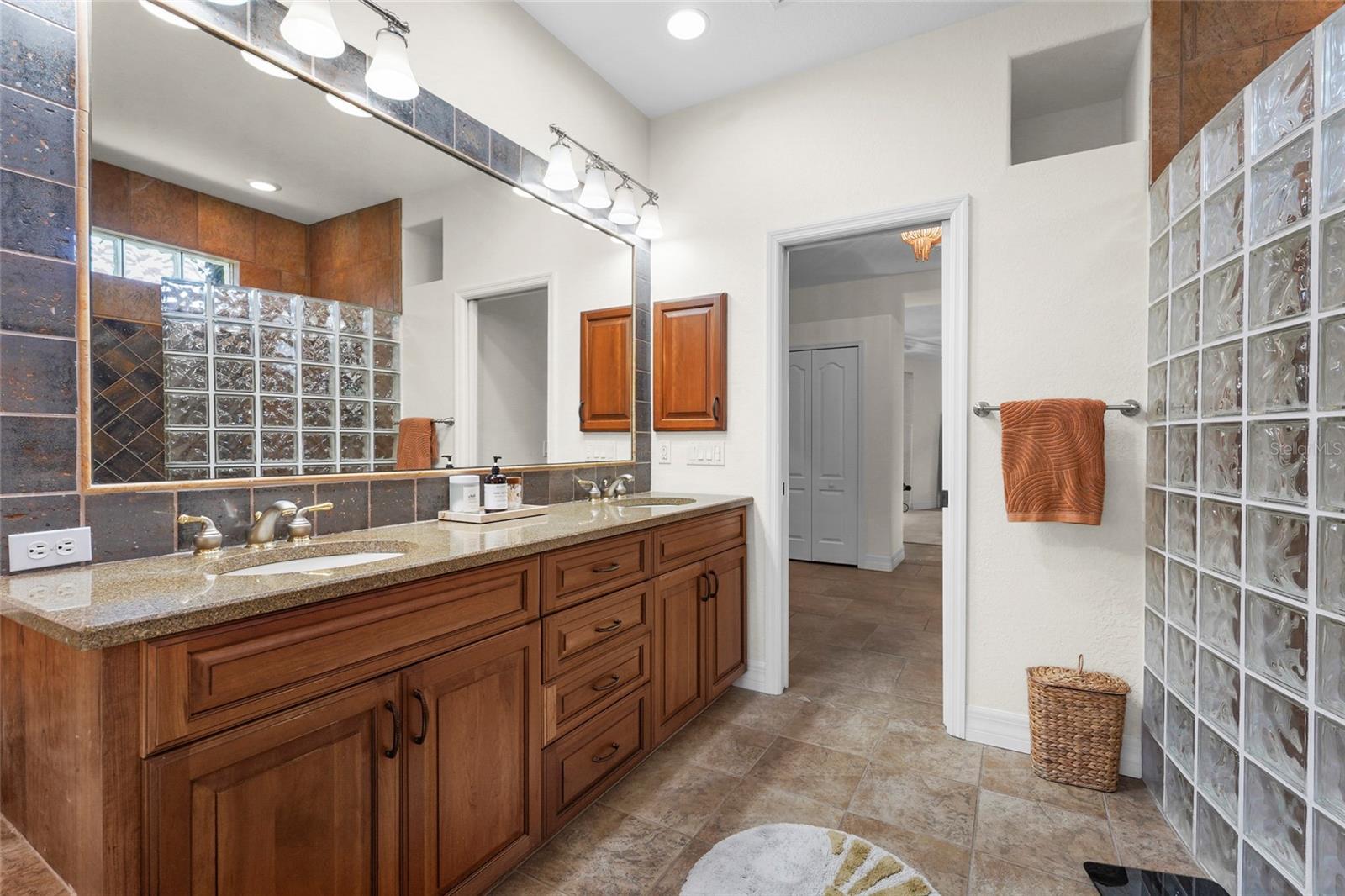 HAMMOCKS - Residential