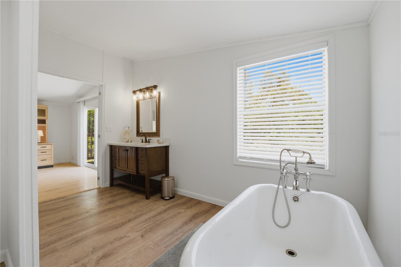 LAKE & HILLS COUNTRY ESTATES - Residential