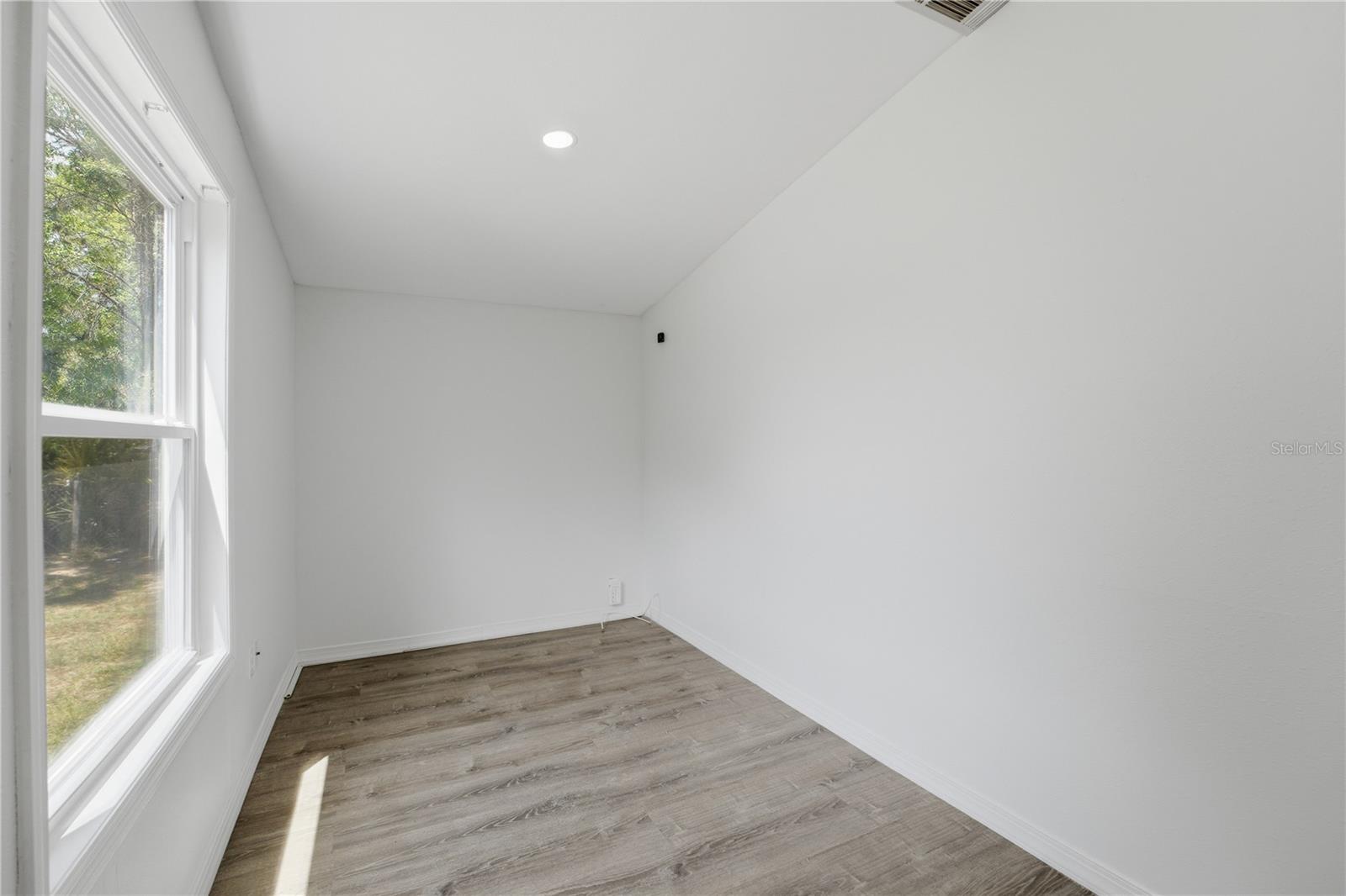 LAKE & HILLS COUNTRY ESTATES - Residential