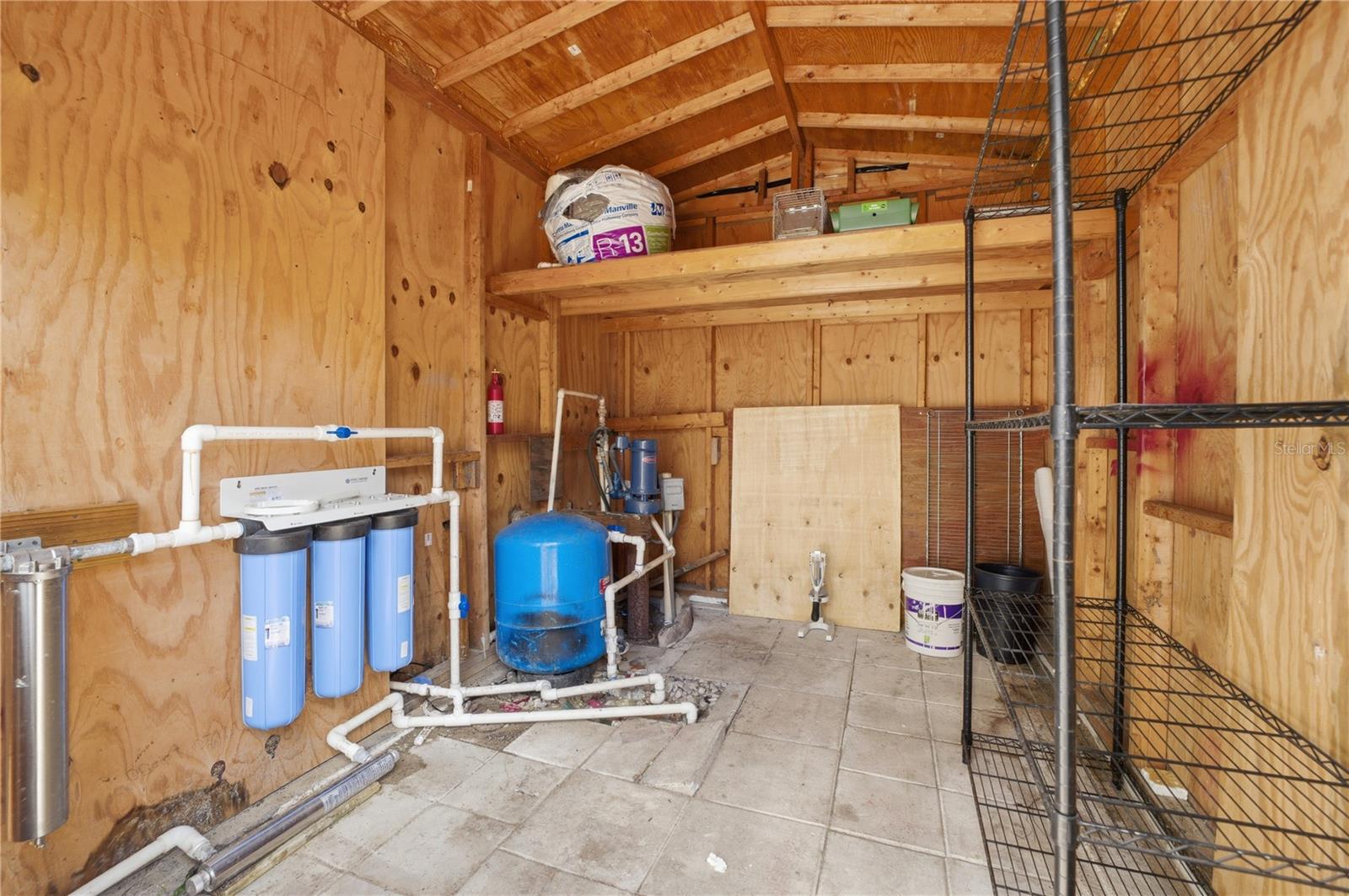 LAKE & HILLS COUNTRY ESTATES - Residential