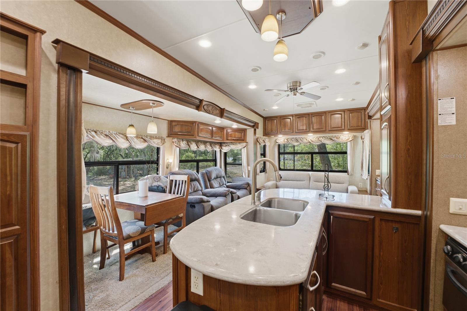 LAKE & HILLS COUNTRY ESTATES - Residential