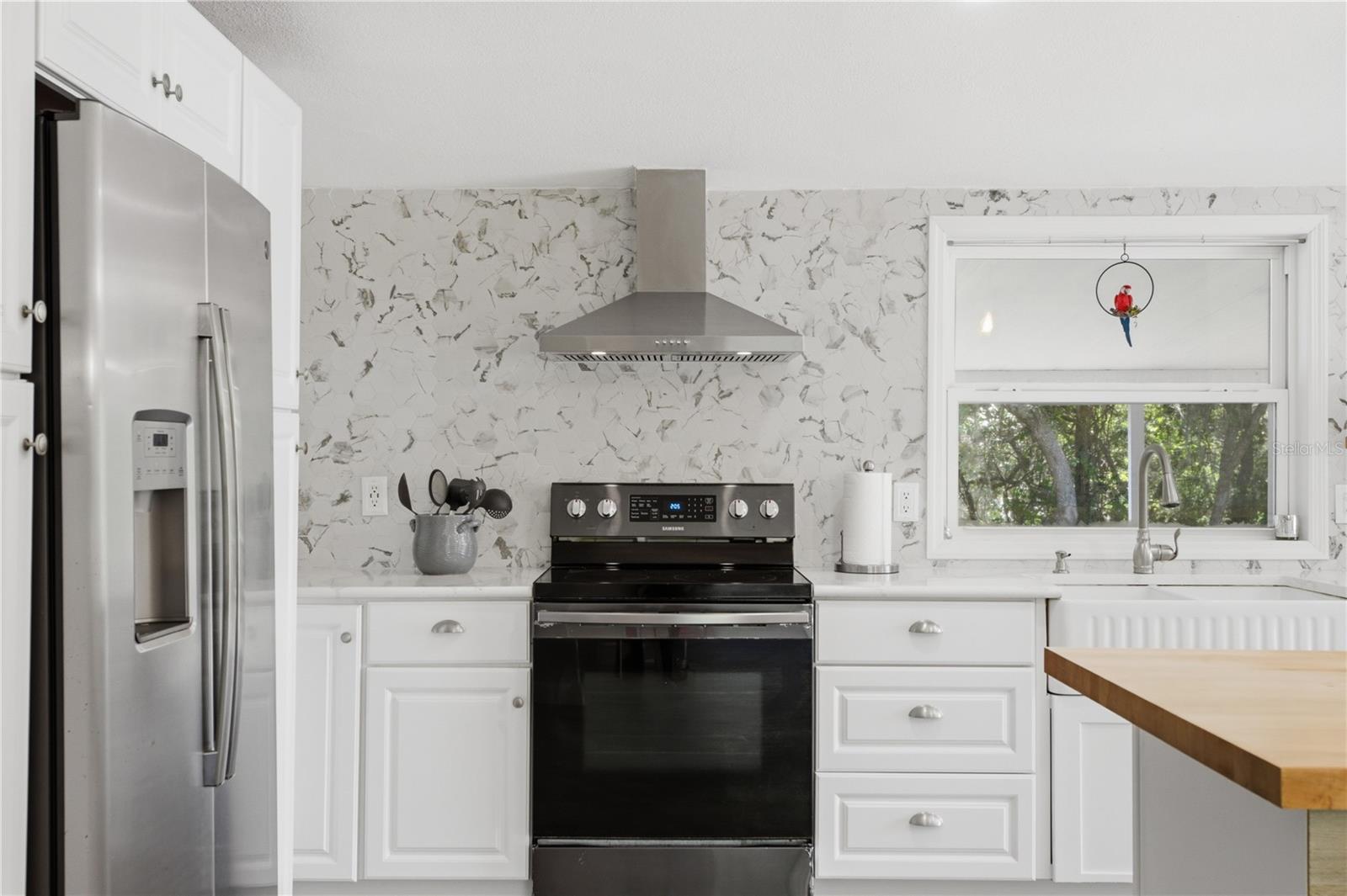 LAKE & HILLS COUNTRY ESTATES - Residential