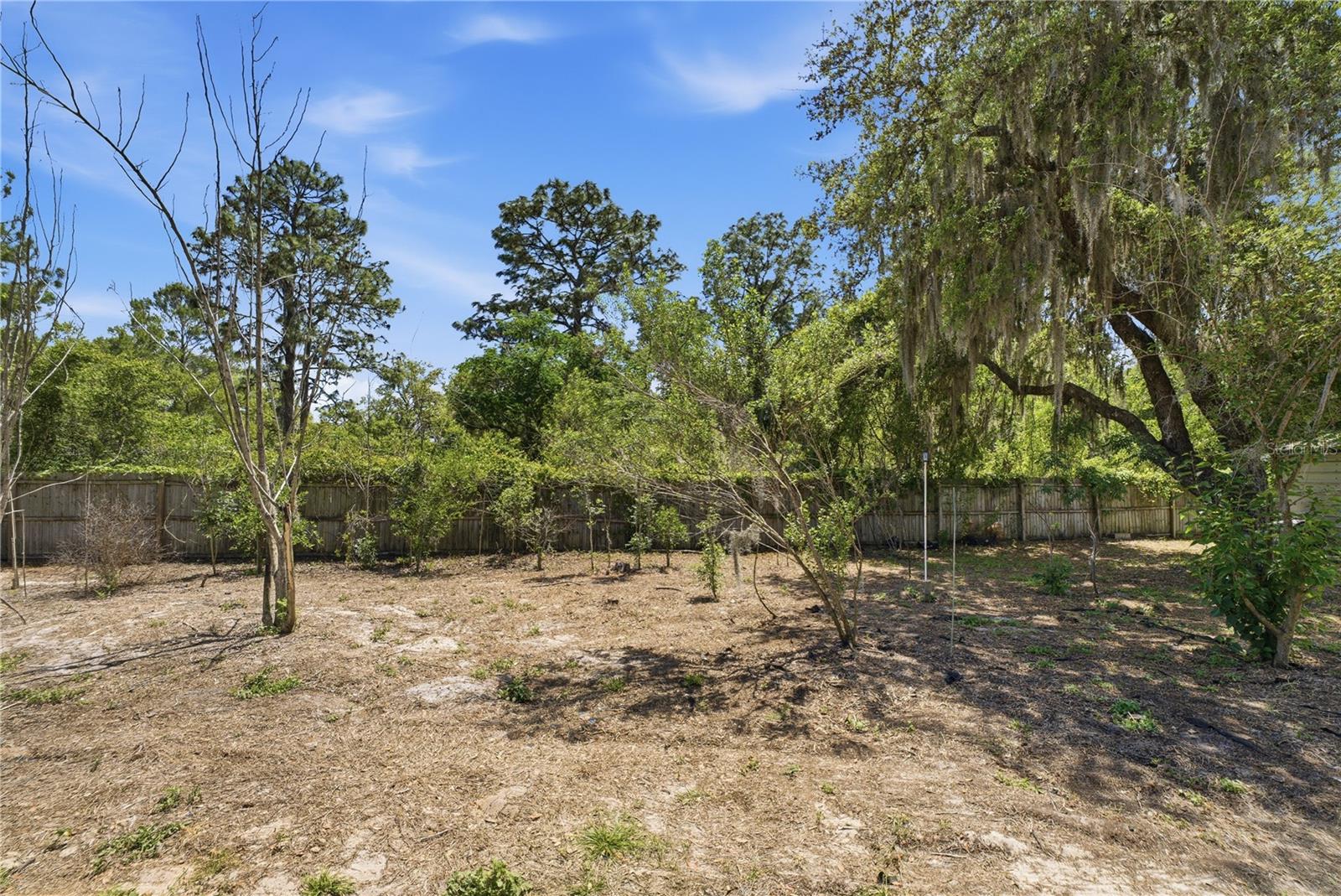 LAKE & HILLS COUNTRY ESTATES - Residential