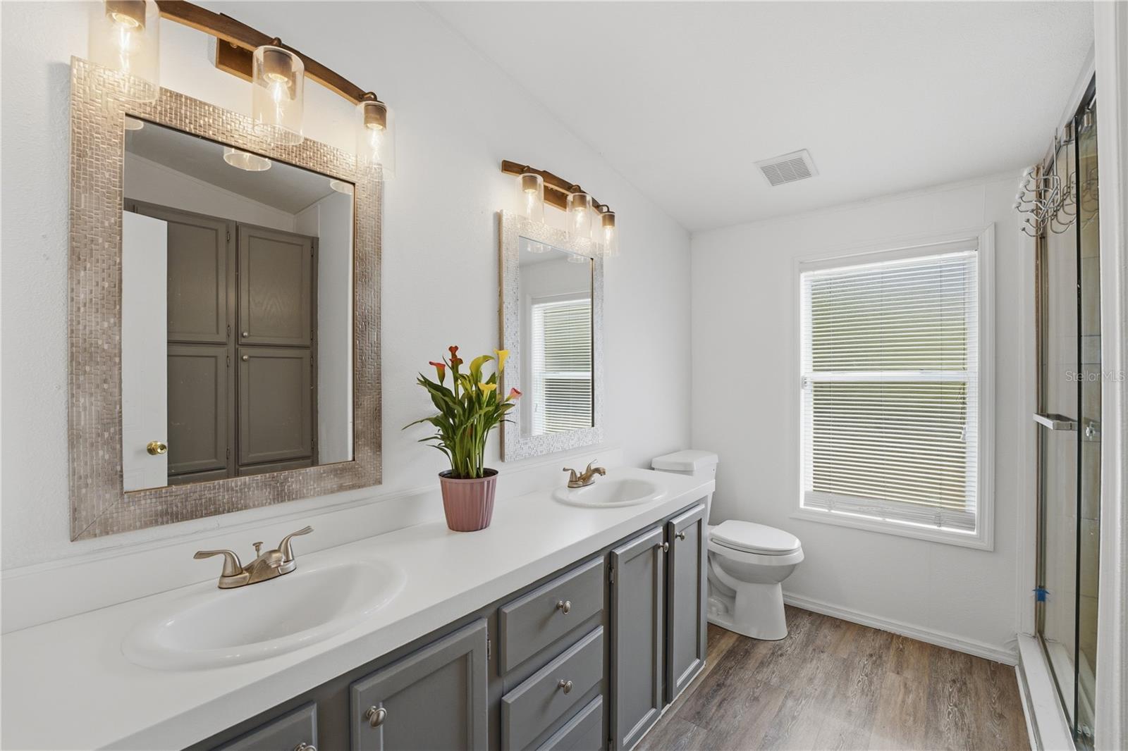 LAKE & HILLS COUNTRY ESTATES - Residential