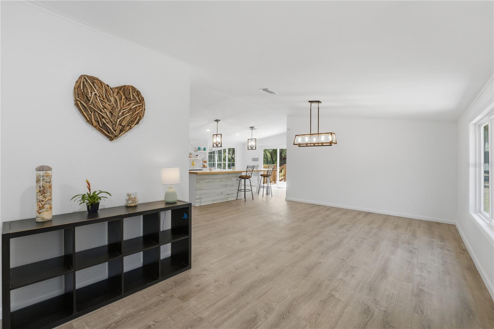 LAKE & HILLS COUNTRY ESTATES - Residential