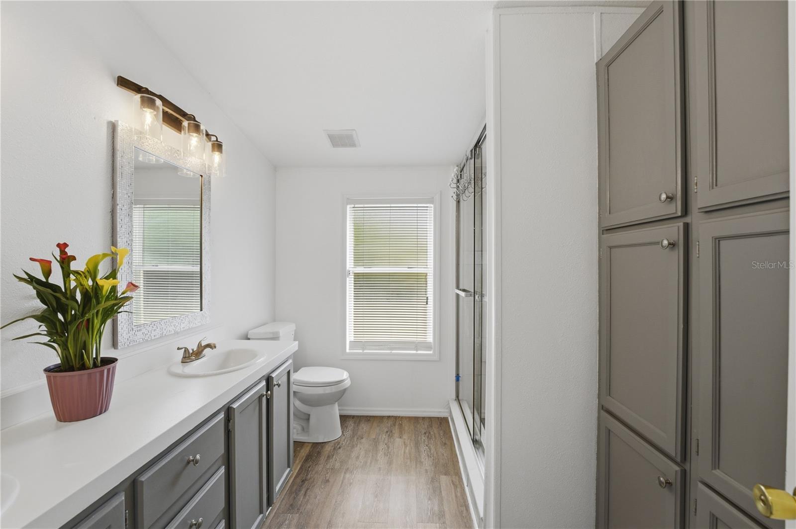 LAKE & HILLS COUNTRY ESTATES - Residential