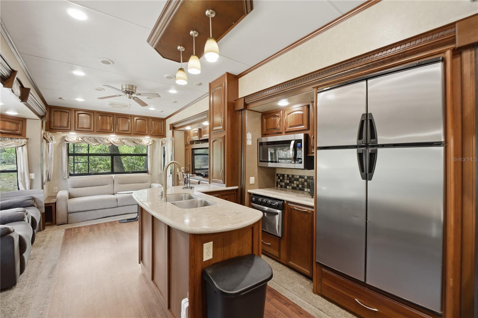 LAKE & HILLS COUNTRY ESTATES - Residential