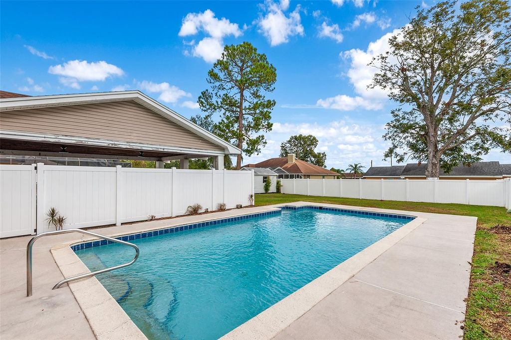 Photo of 122 22nd Street NW, Winter Haven, FL 33880 (MLS # P4936672)