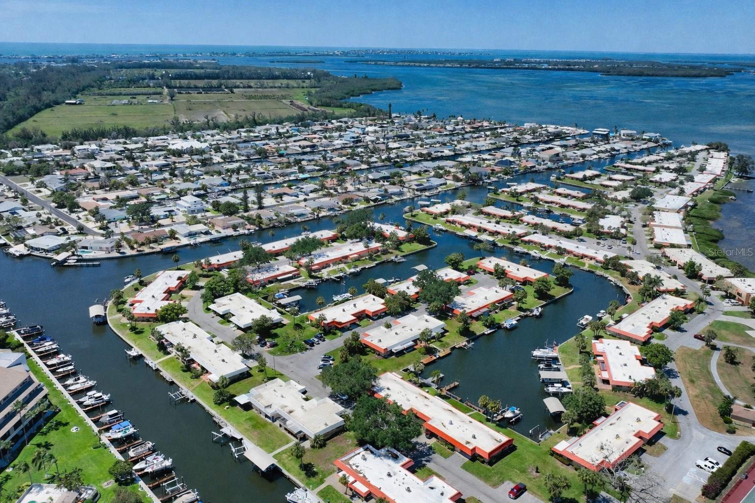 PALMA SOLA HARBOUR SEC 4 - Residential