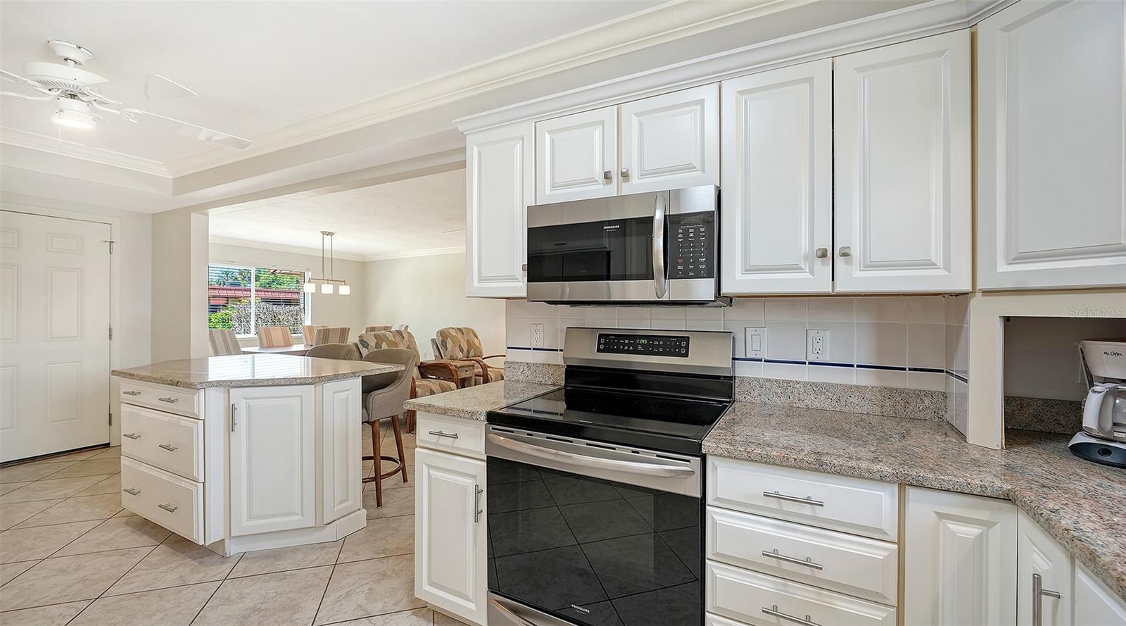 PALMA SOLA HARBOUR SEC 4 - Residential