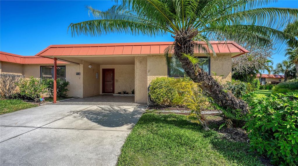 Photo of 9538 Azure Cove, Bradenton, FL 34210 (MLS # A4688125)