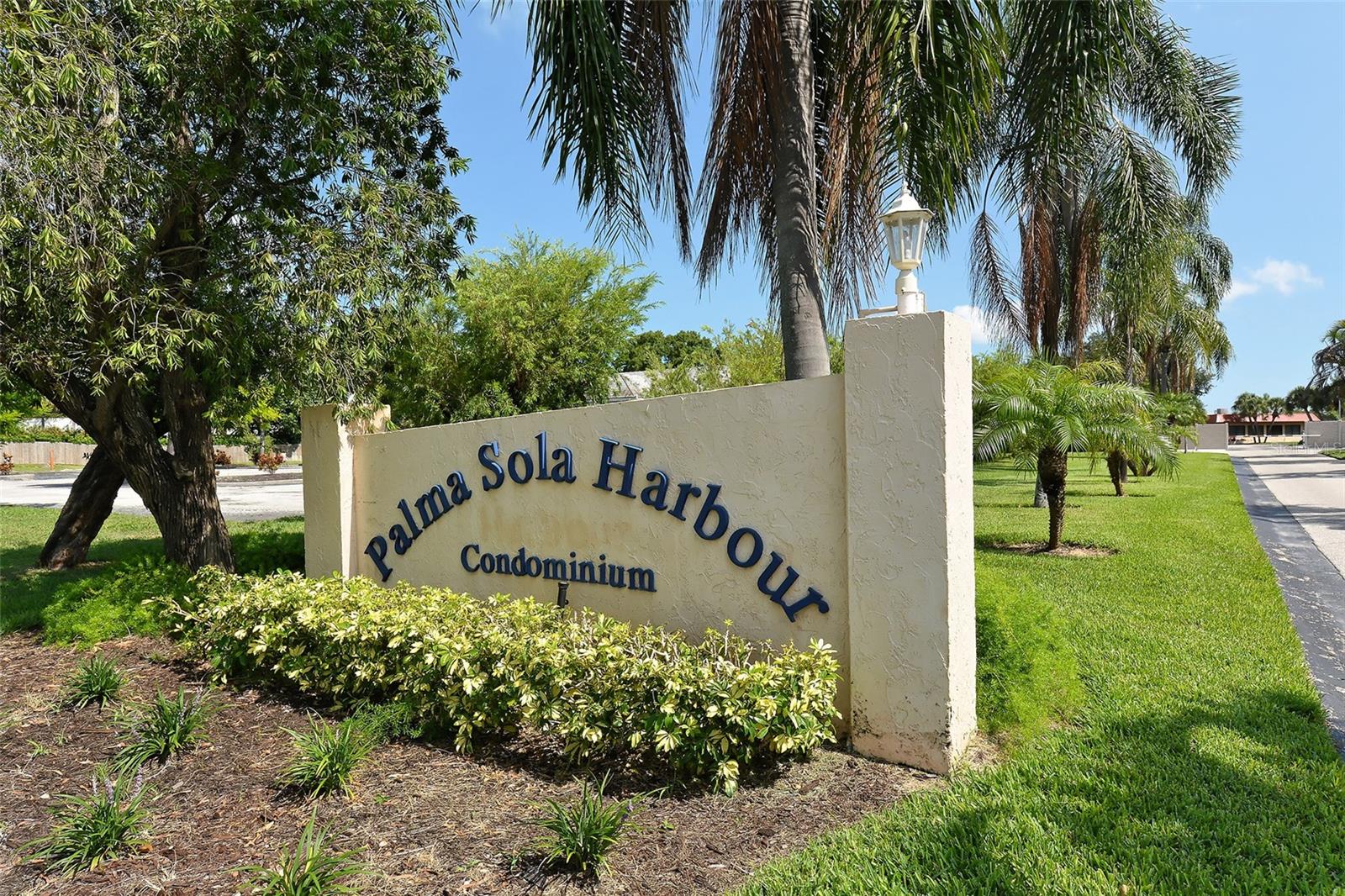 PALMA SOLA HARBOUR SEC 4 - Residential