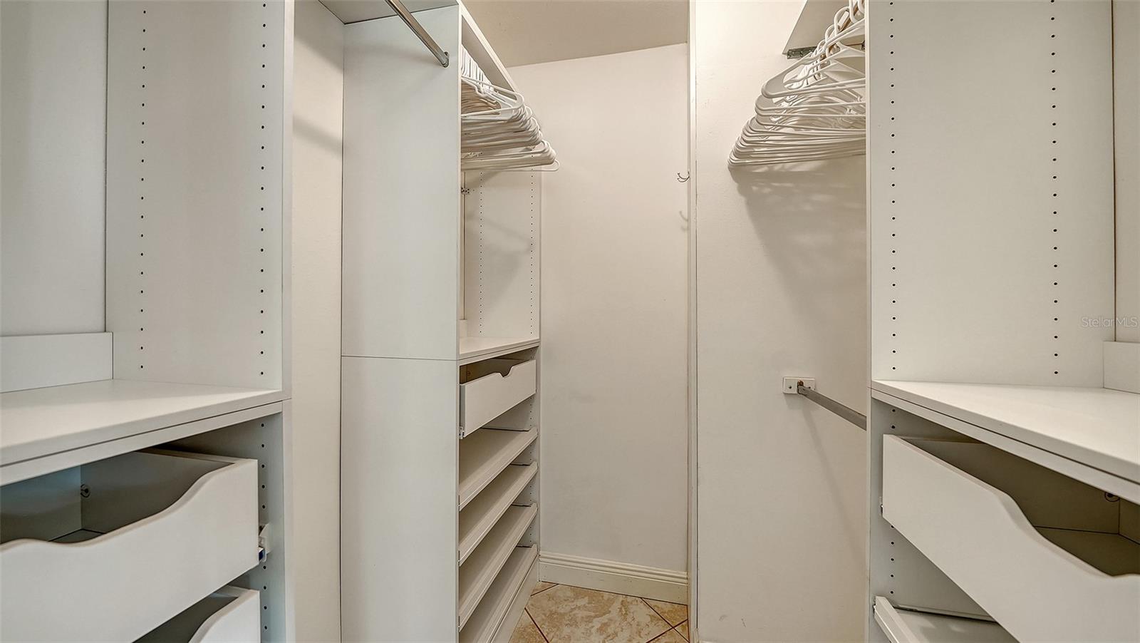 PALMA SOLA HARBOUR SEC 4 - Residential