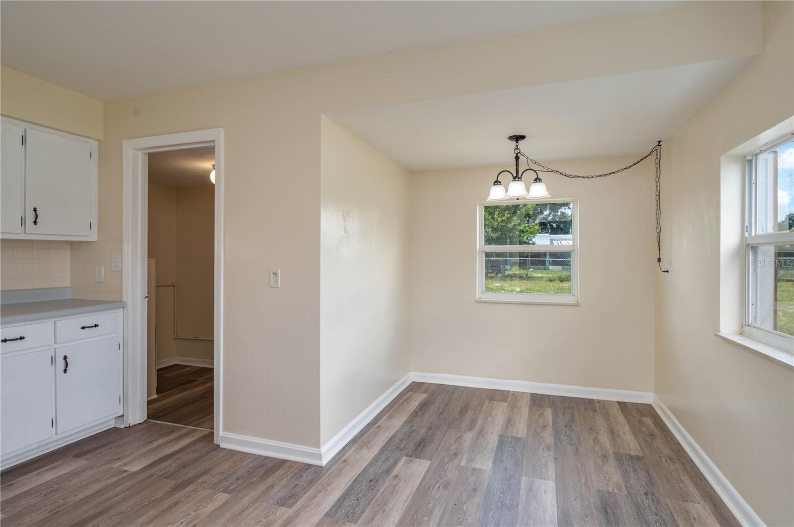 SUN RAY HOMES 01 - Residential