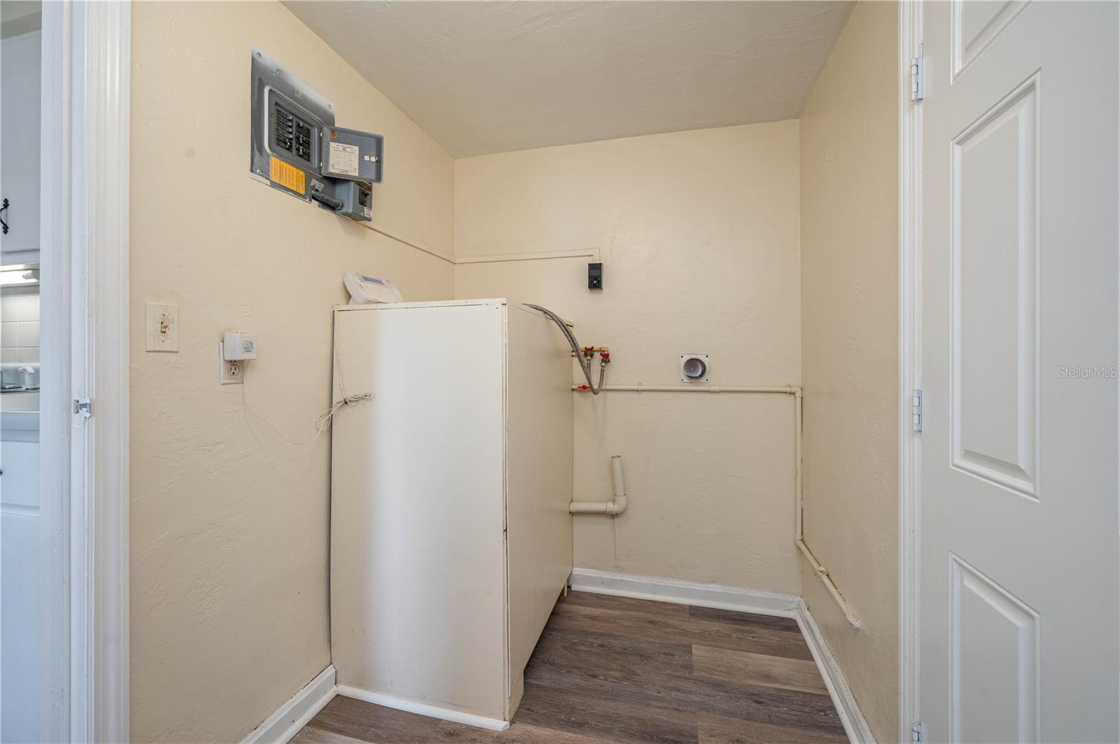 SUN RAY HOMES 01 - Residential