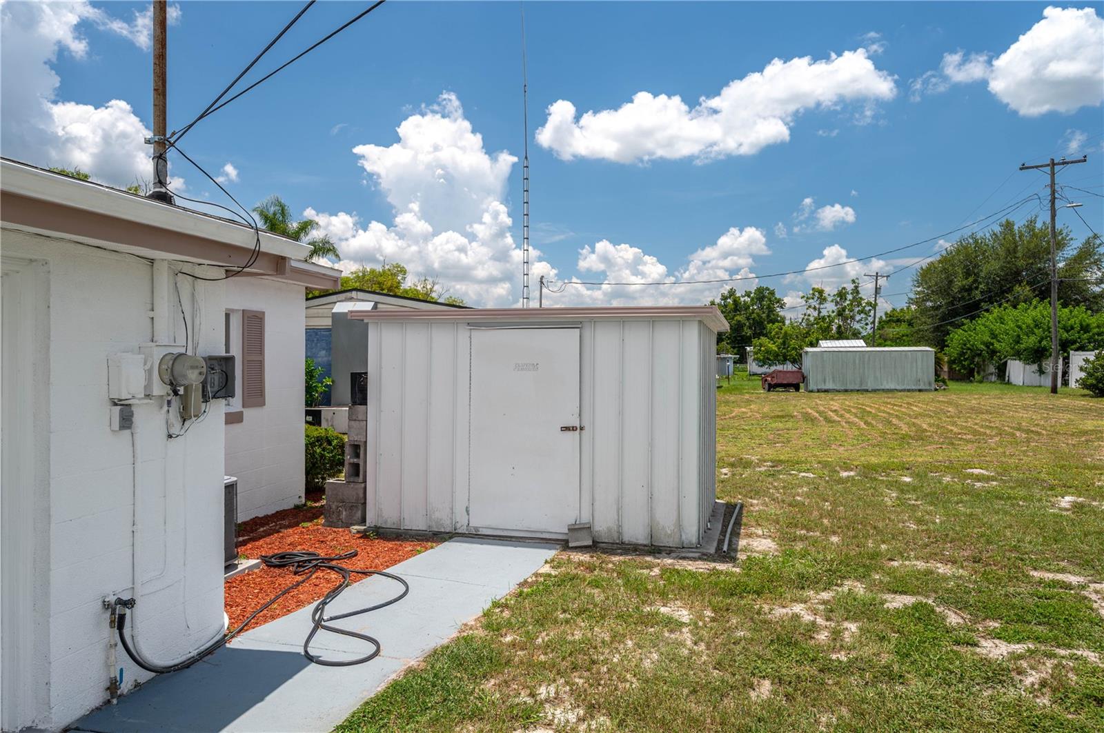 SUN RAY HOMES 01 - Residential