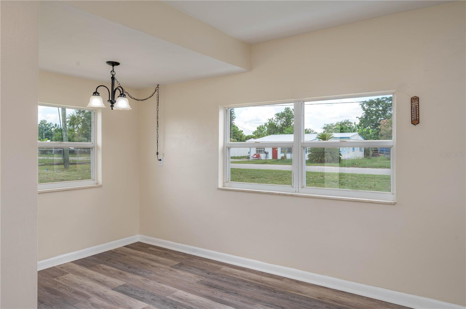 SUN RAY HOMES 01 - Residential