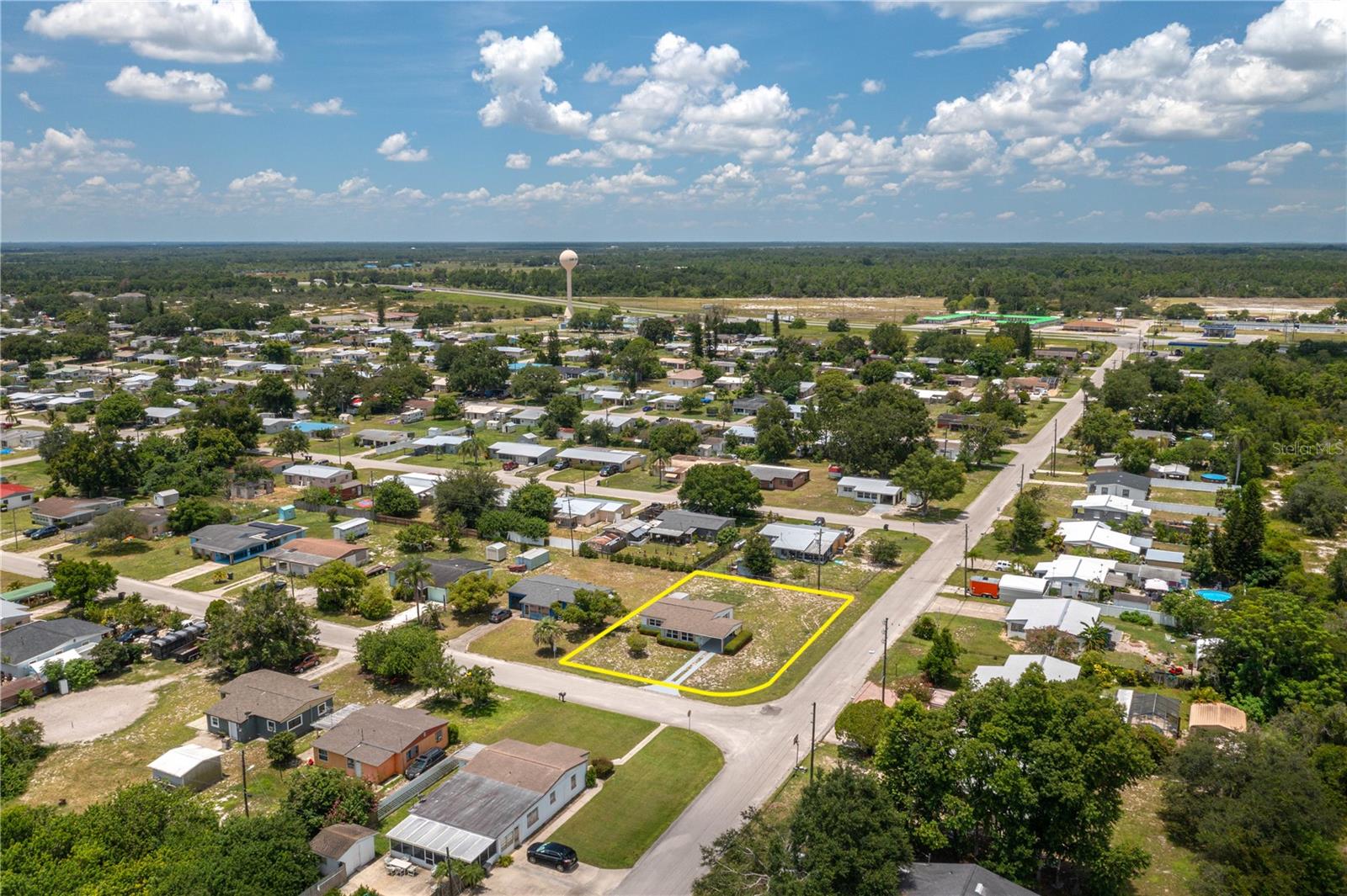 SUN RAY HOMES 01 - Residential