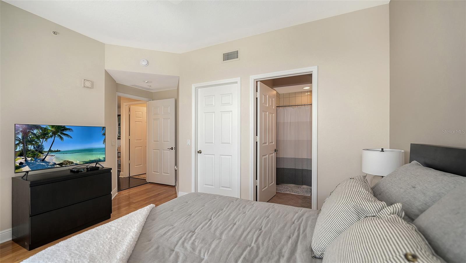 ONE HUNDRED CENTRAL - Residential Lease