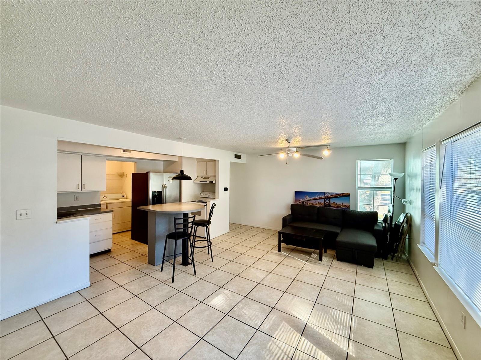 UNIVERSITY COMMONS - Residential