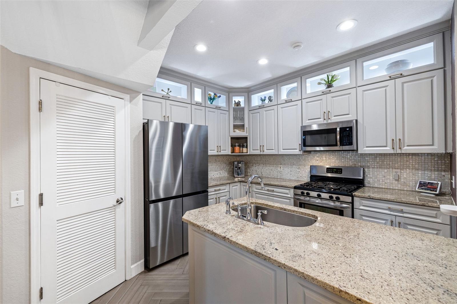 VILLAGE GATE OF HYDE PARK - Residential