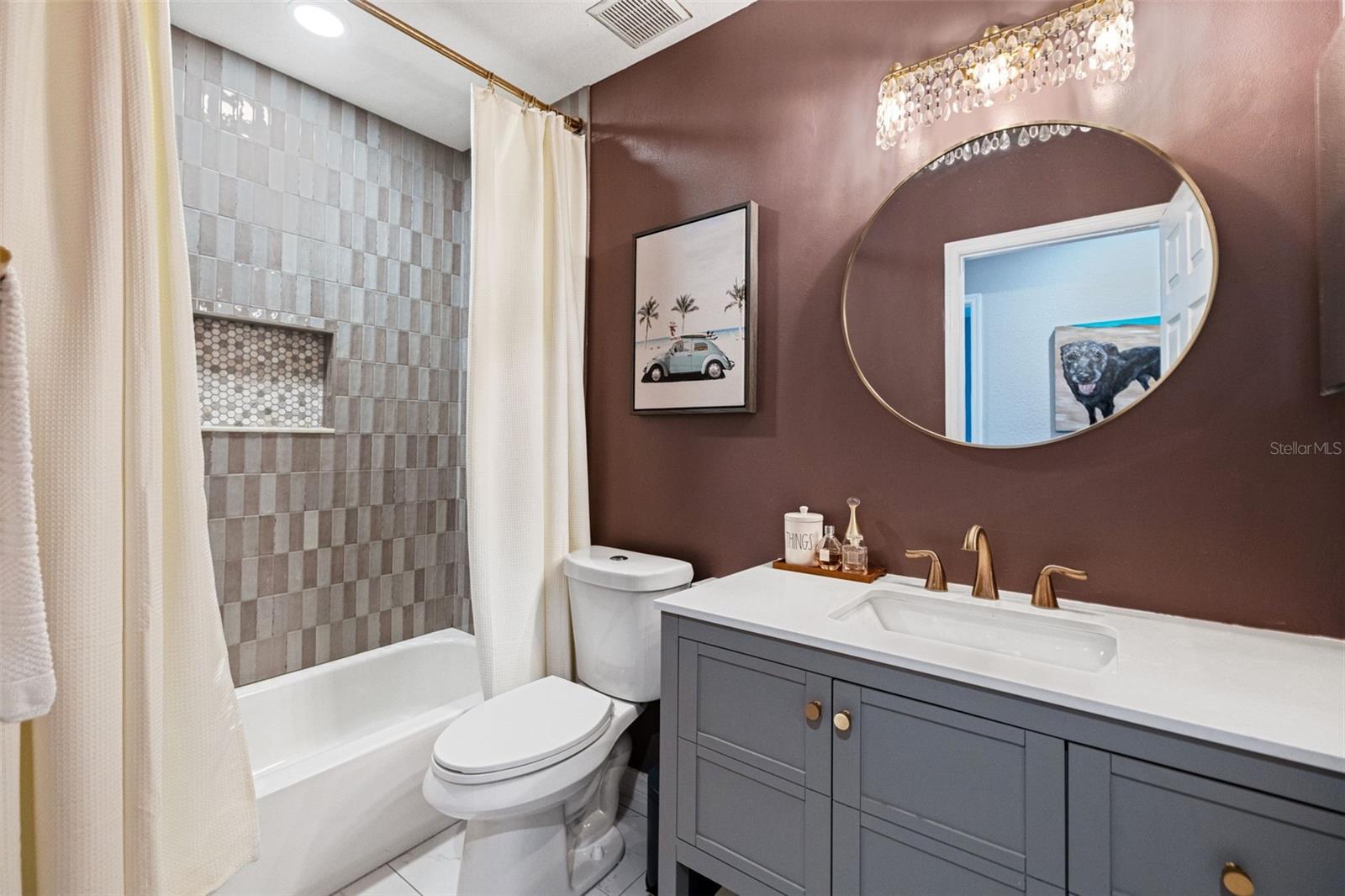 VILLAGE GATE OF HYDE PARK - Residential