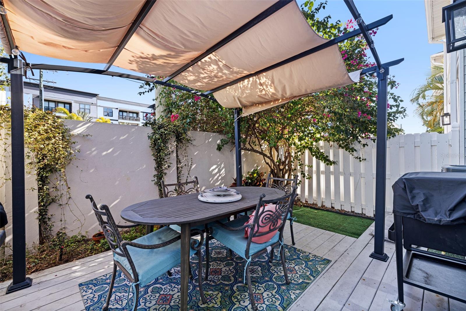 VILLAGE GATE OF HYDE PARK - Residential