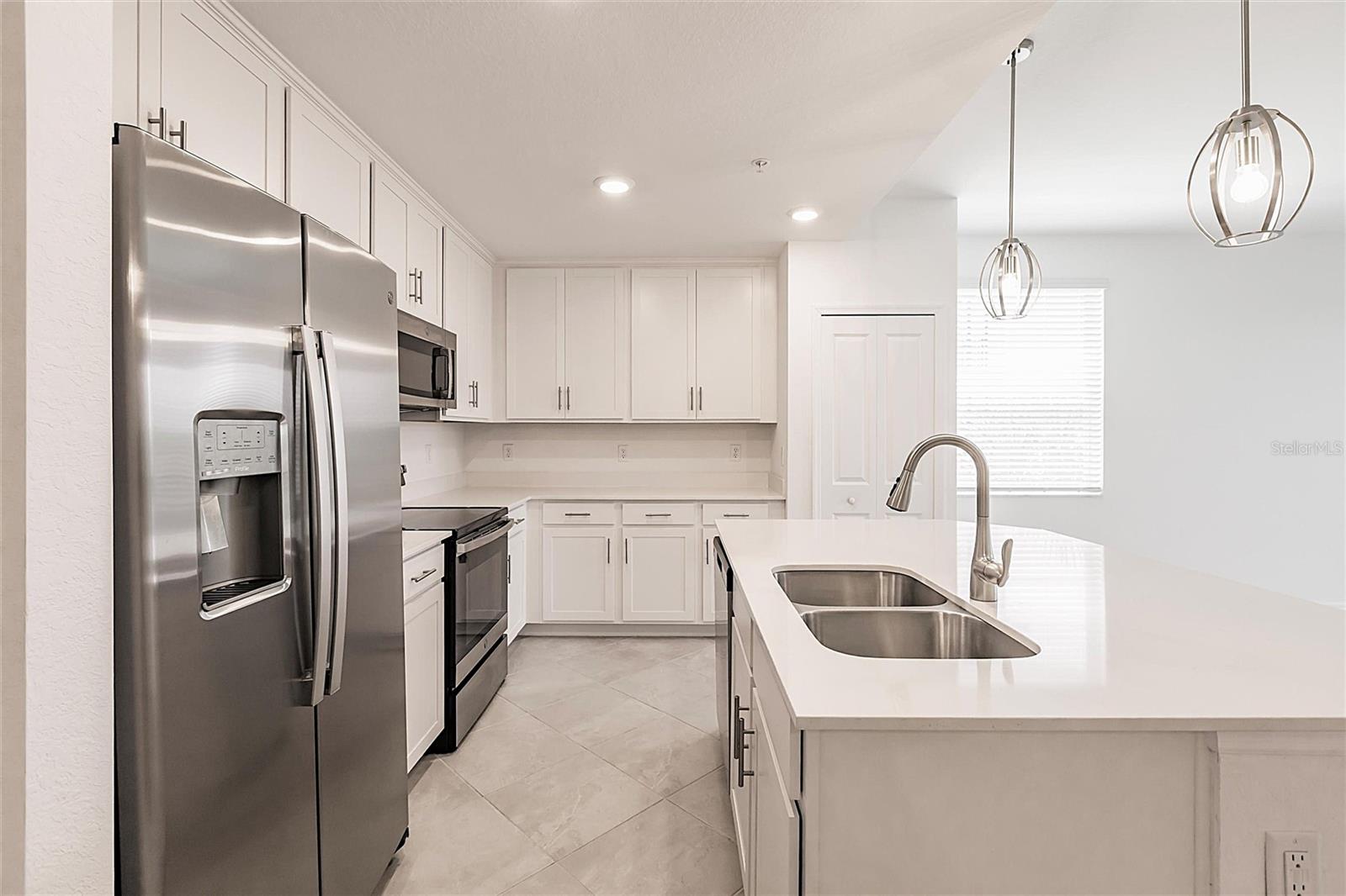 14141 HERITAGE LANDING BOULEVARD 921