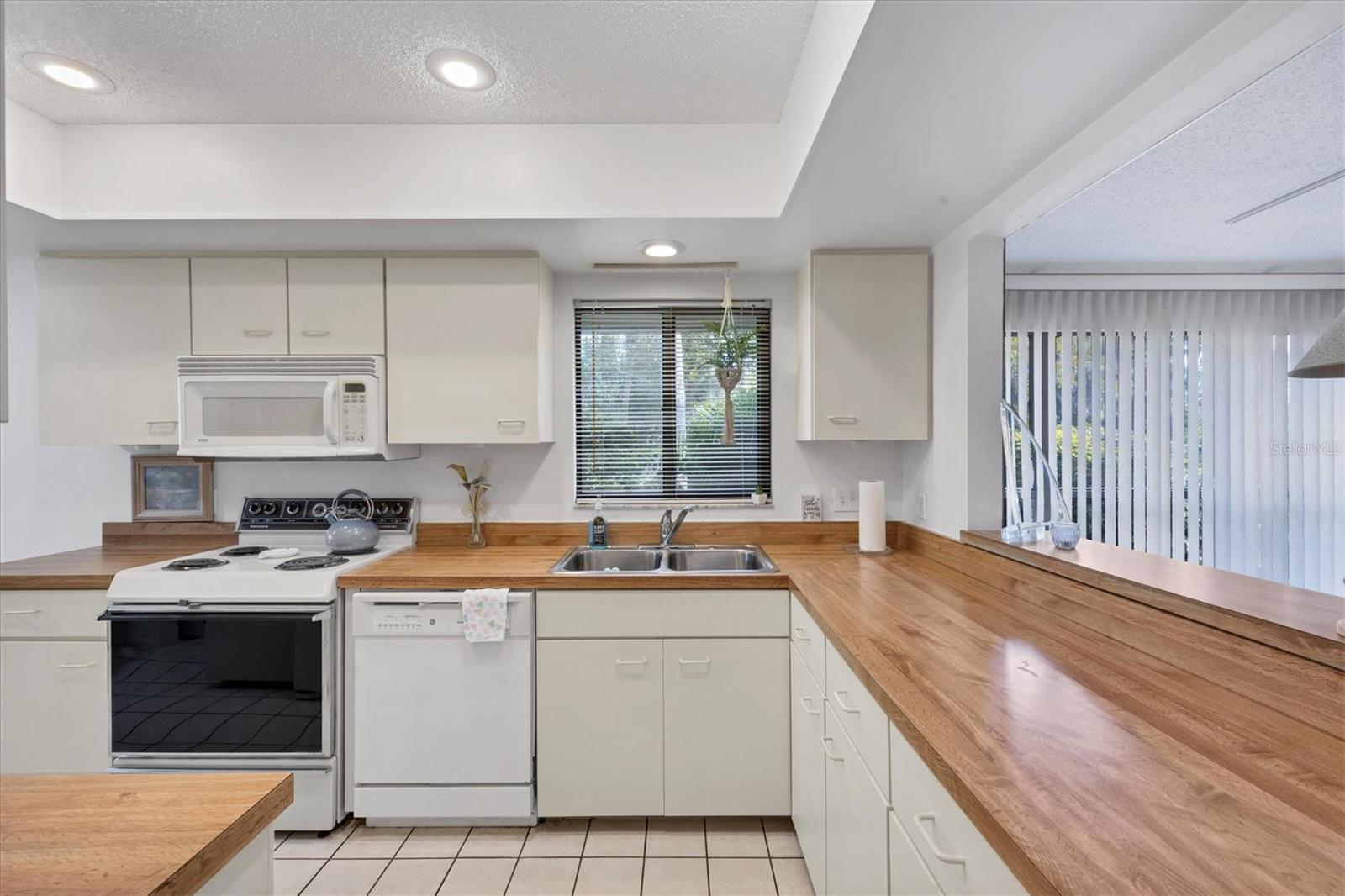 SCHOONER BAY - Residential