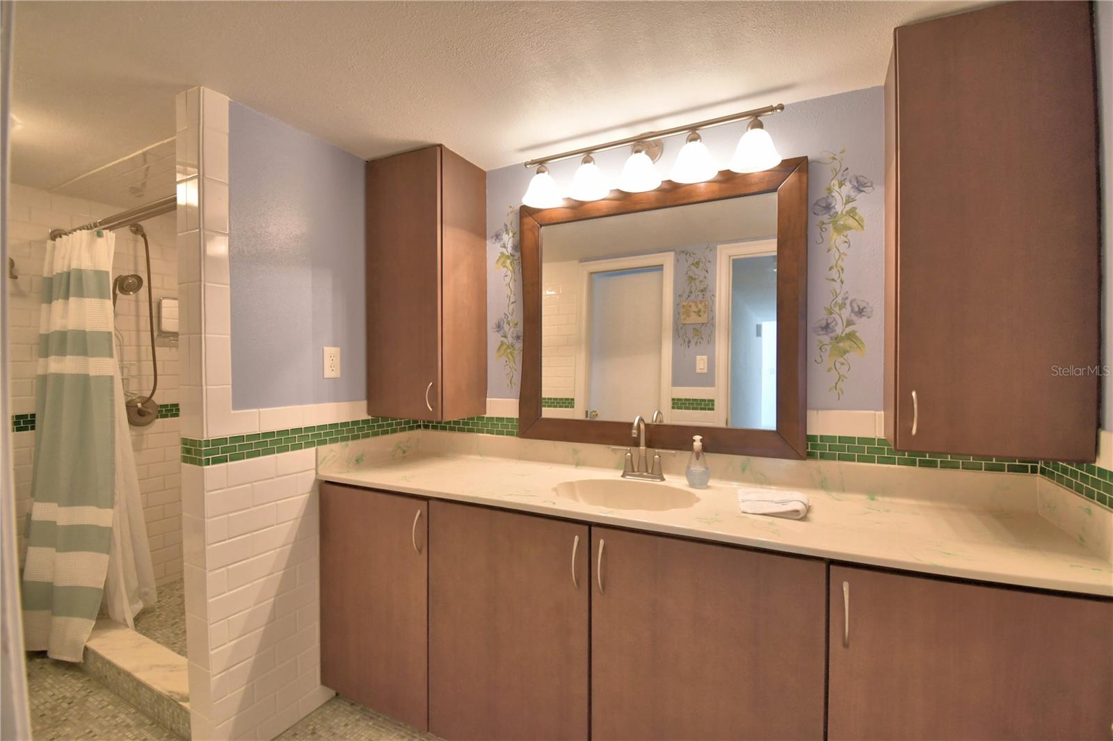 GRENELEFE COUNTRY HOME - Residential