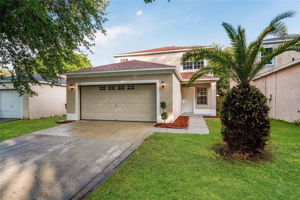 Photo of 1011 Lake Shore Ranch Drive, Seffner, FL 33584 (MLS # C7525631)