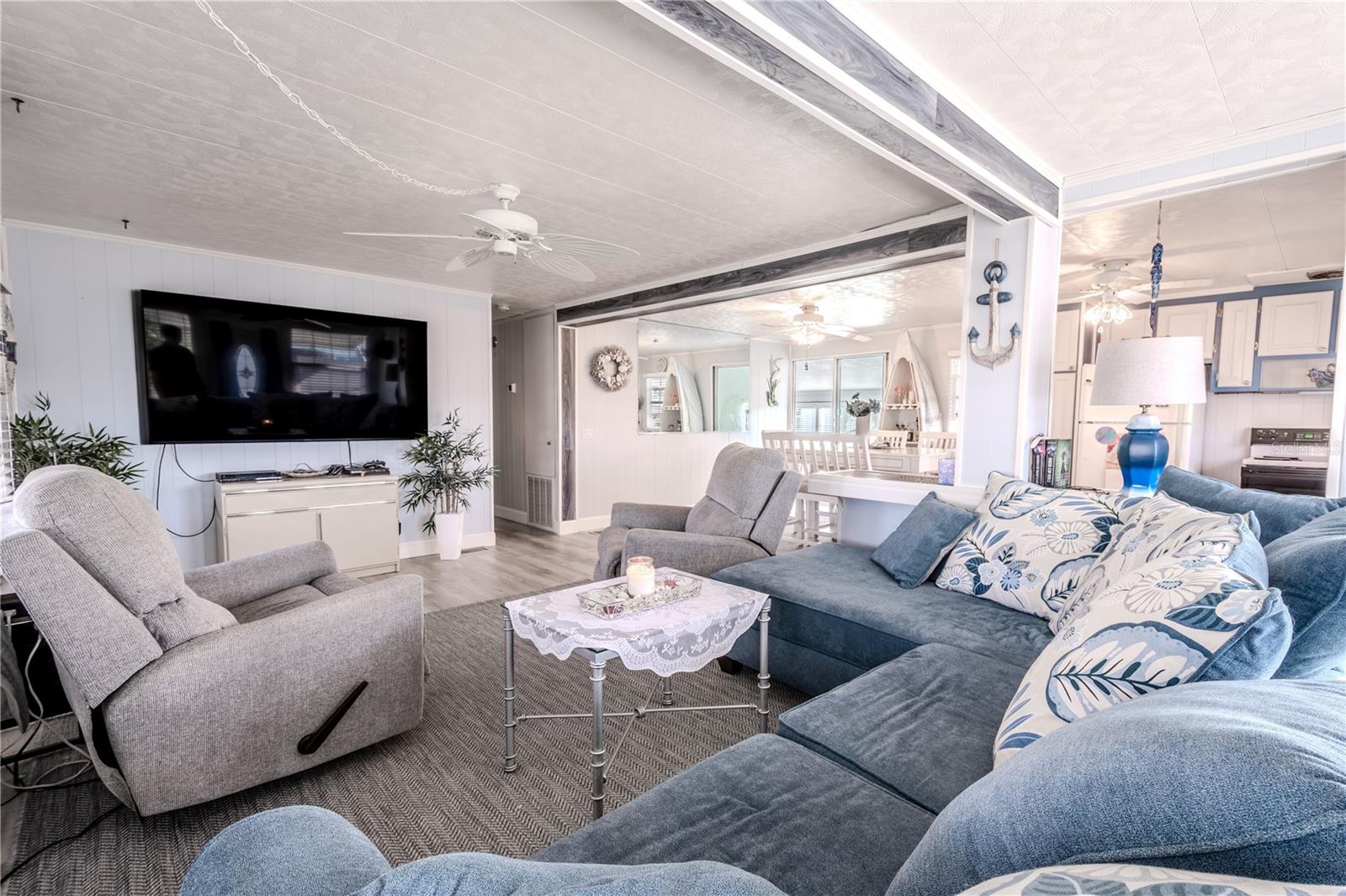 HOLIDAY SHORES MOBILE PARK UNREC - Residential