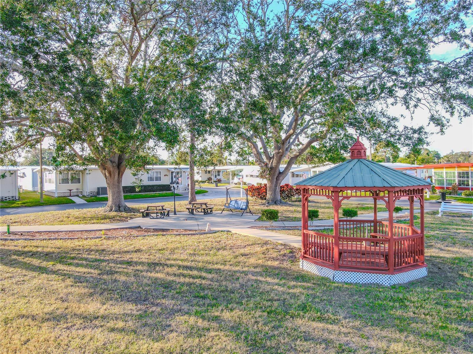 HOLIDAY SHORES MOBILE PARK UNREC - Residential