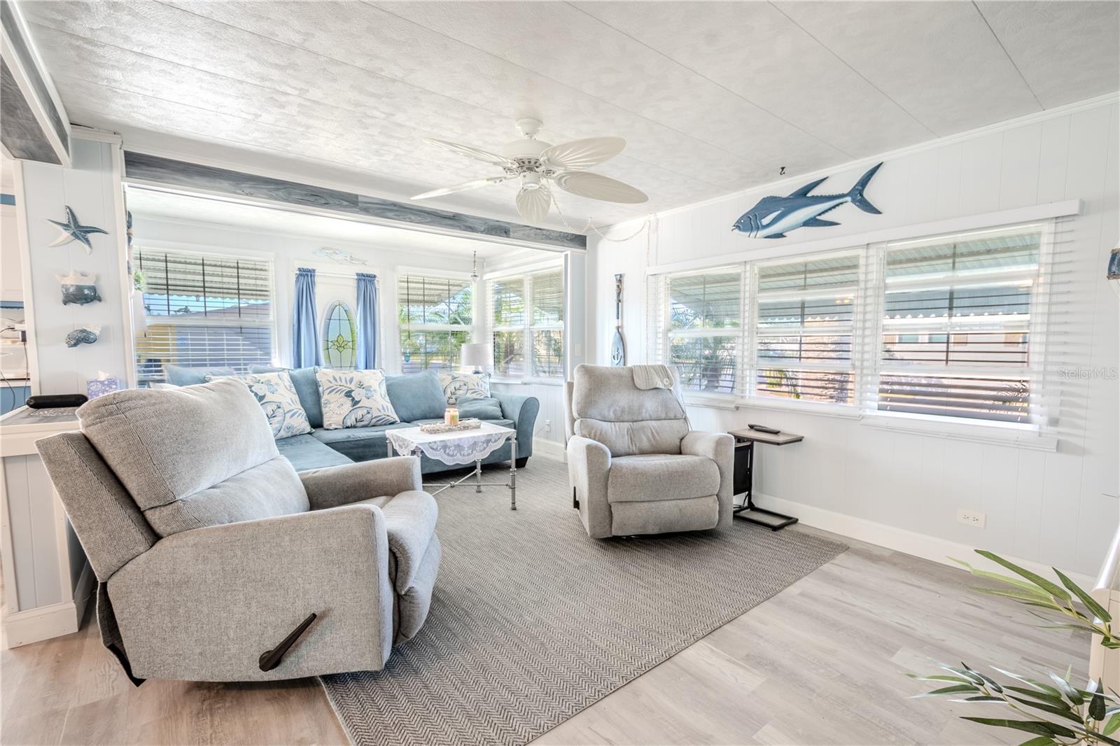 HOLIDAY SHORES MOBILE PARK UNREC - Residential