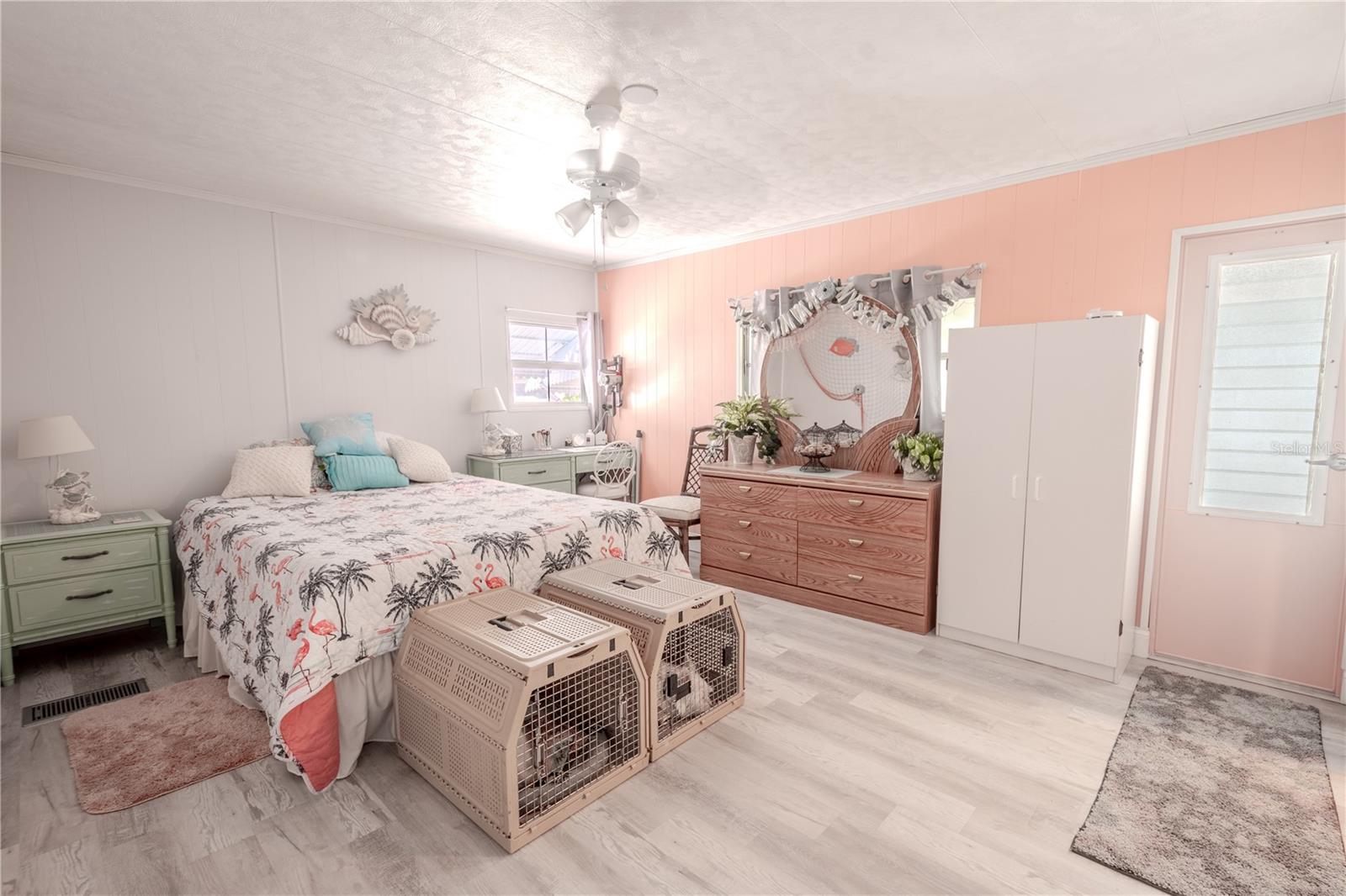 HOLIDAY SHORES MOBILE PARK UNREC - Residential