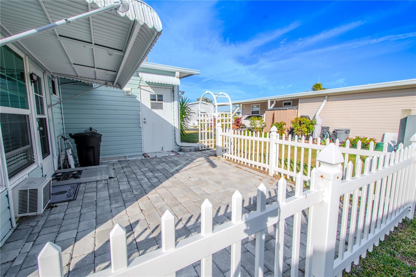 HOLIDAY SHORES MOBILE PARK UNREC - Residential