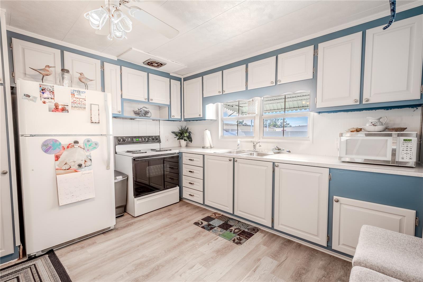 HOLIDAY SHORES MOBILE PARK UNREC - Residential