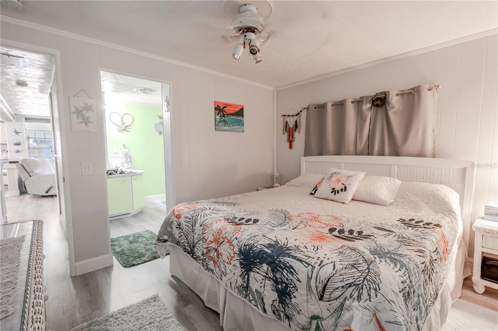 HOLIDAY SHORES MOBILE PARK UNREC - Residential