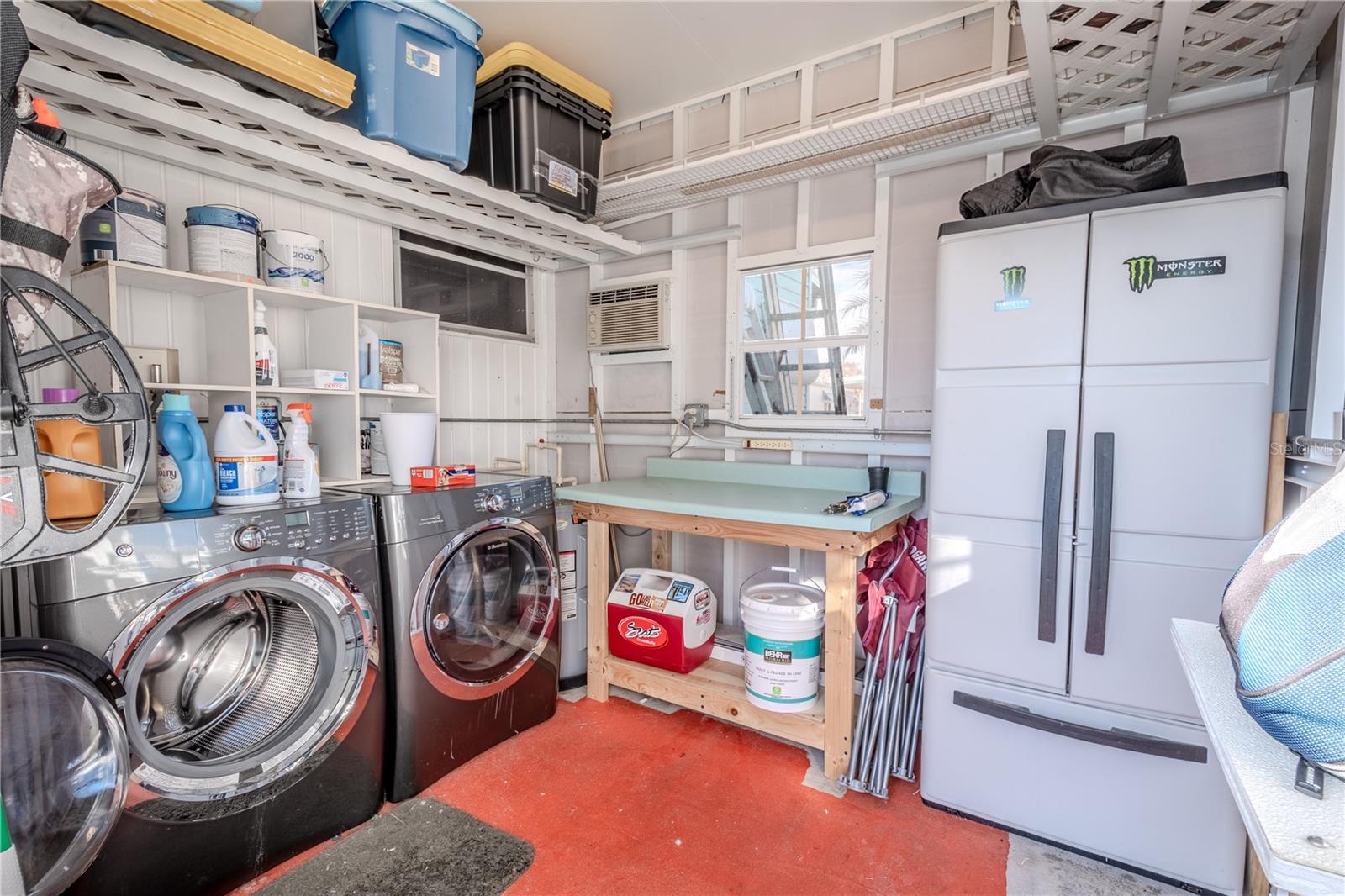 HOLIDAY SHORES MOBILE PARK UNREC - Residential