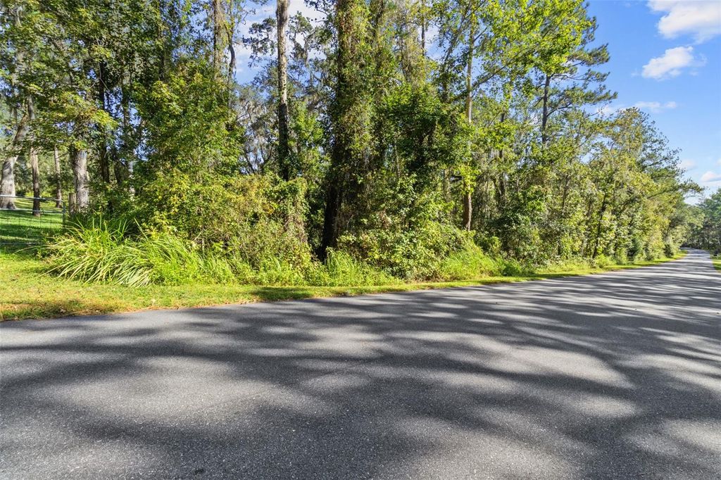 Photo of Skyview Circle, Brooksville, FL 34602 (MLS # TB8440500)