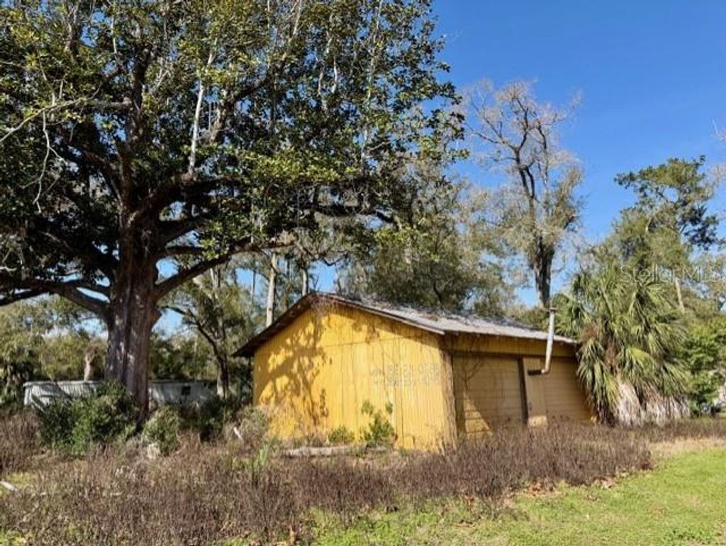 Photo of 1219 N Paris Street, Bell, FL 32619 (MLS # GC537930)