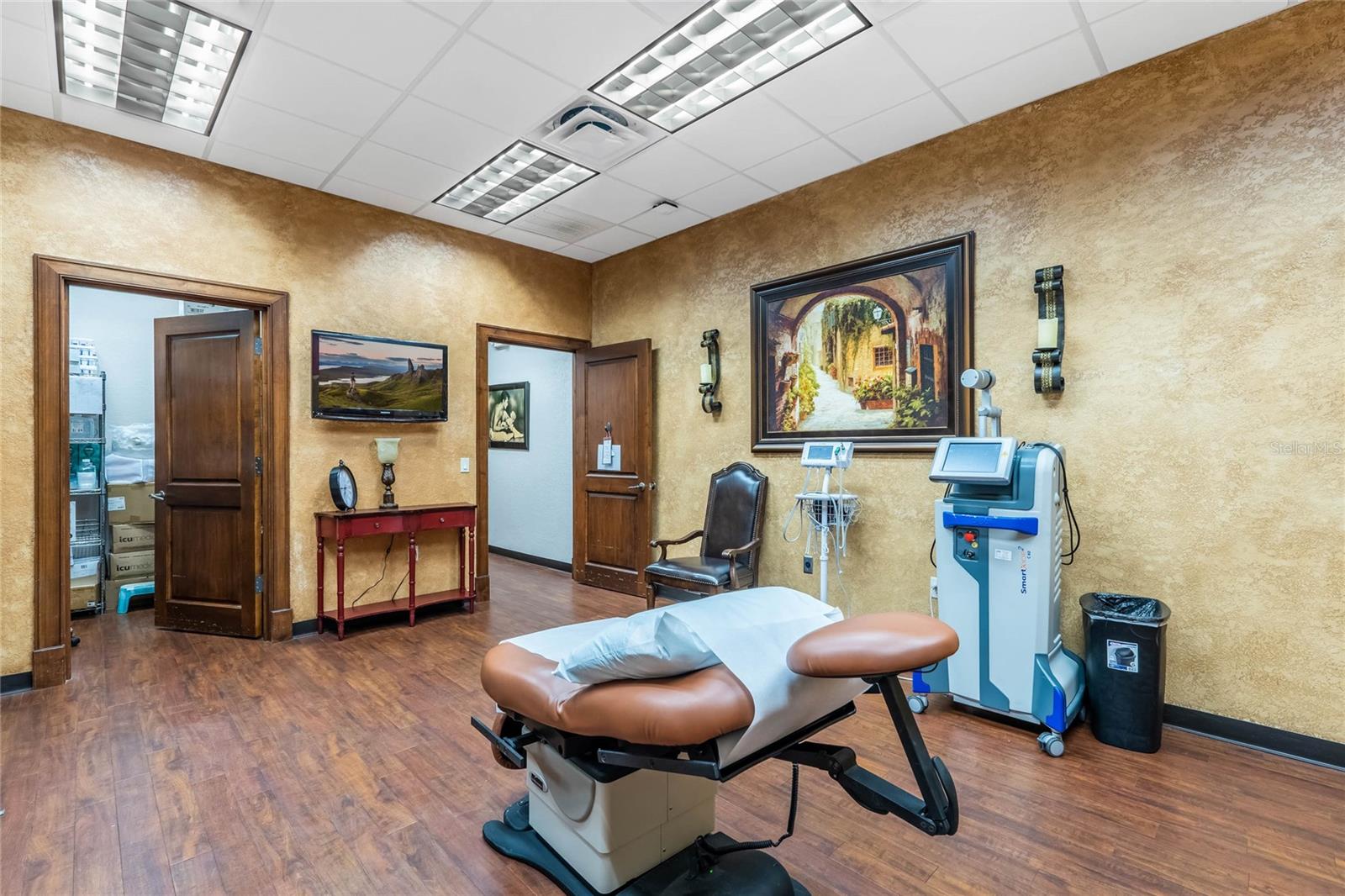 CLERMONT HANCOCK TOWNE CENTRE - Commercial Sale