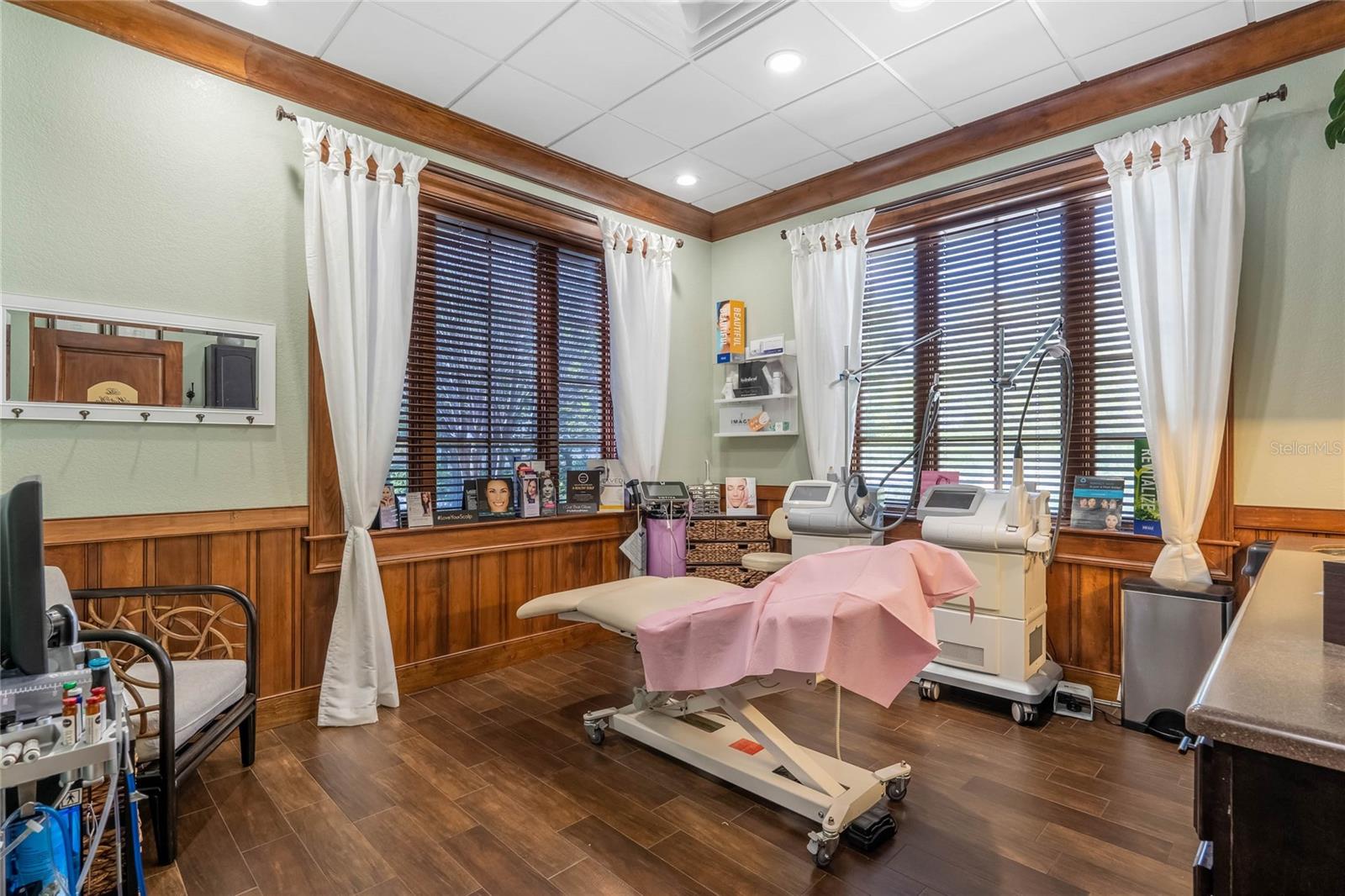 CLERMONT HANCOCK TOWNE CENTRE - Commercial Sale