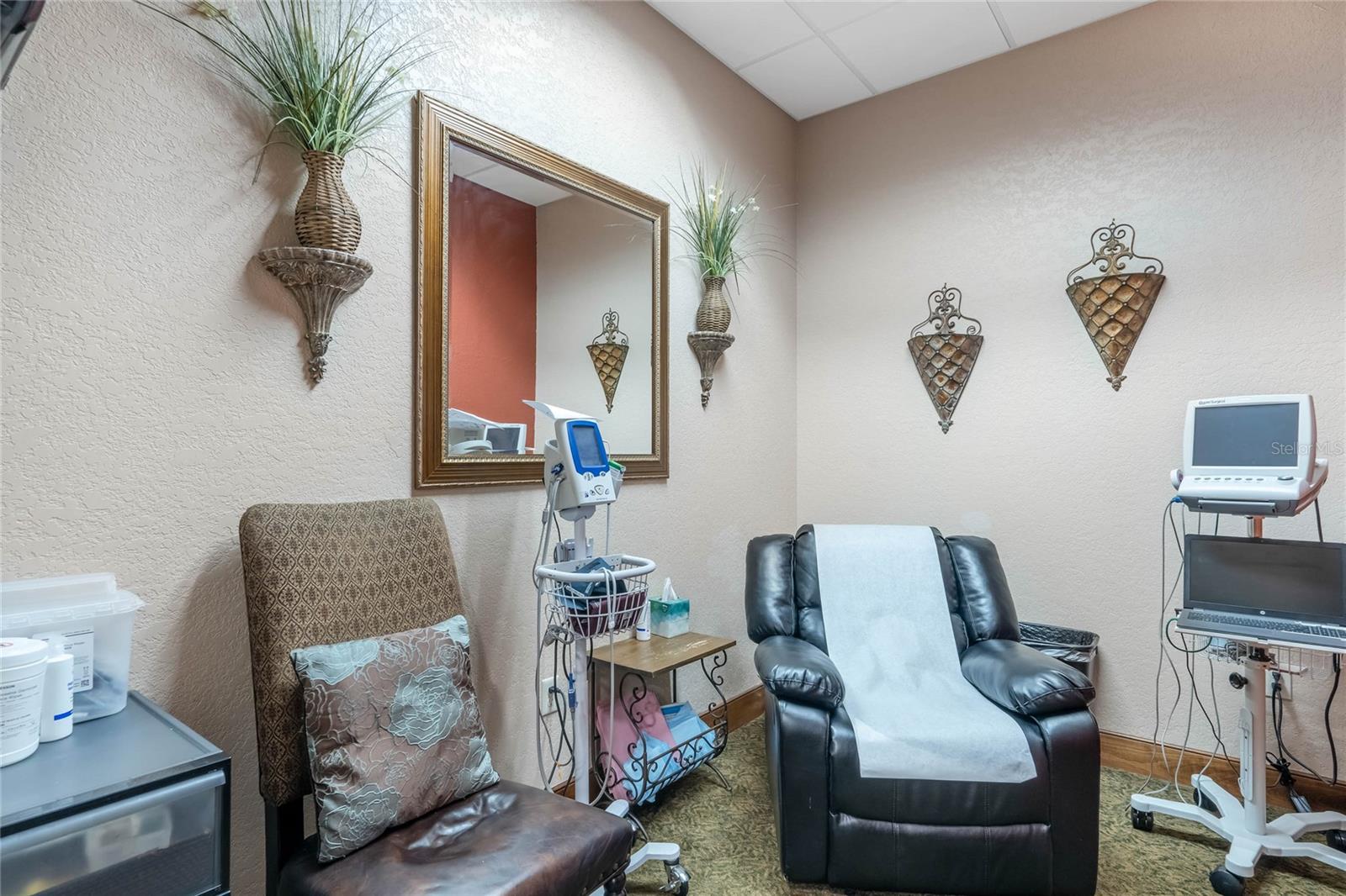 CLERMONT HANCOCK TOWNE CENTRE - Commercial Sale