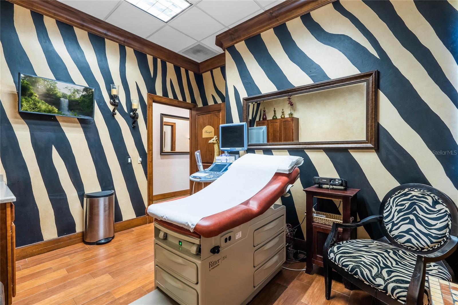 CLERMONT HANCOCK TOWNE CENTRE - Commercial Sale